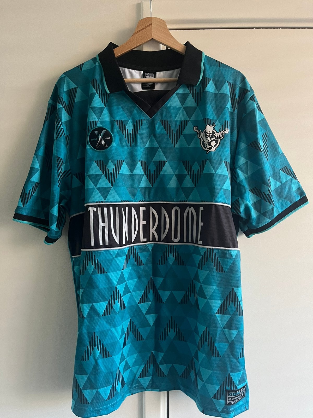 Thunderdome 2023 Xtreme Audio Soccer shirt maat XL, Maat 56/58 (XL), Zo goed als nieuw, Voetbal, Verzenden