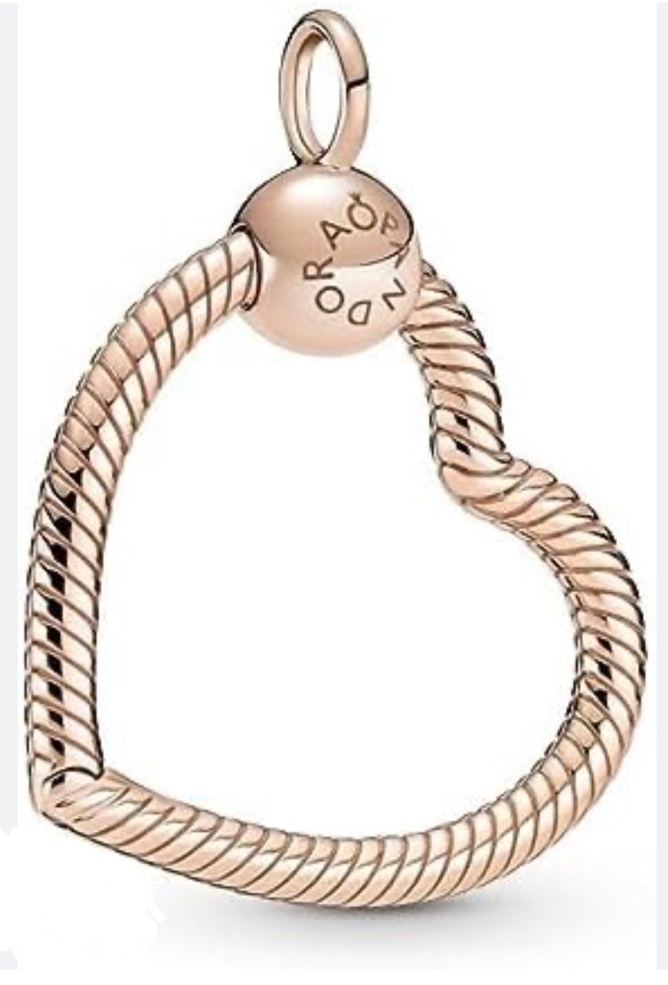 Gezocht: Pandora bedel in goudkleurig hart design, Gebruikt, Pandora, Ophalen of Verzenden, 1 bedel