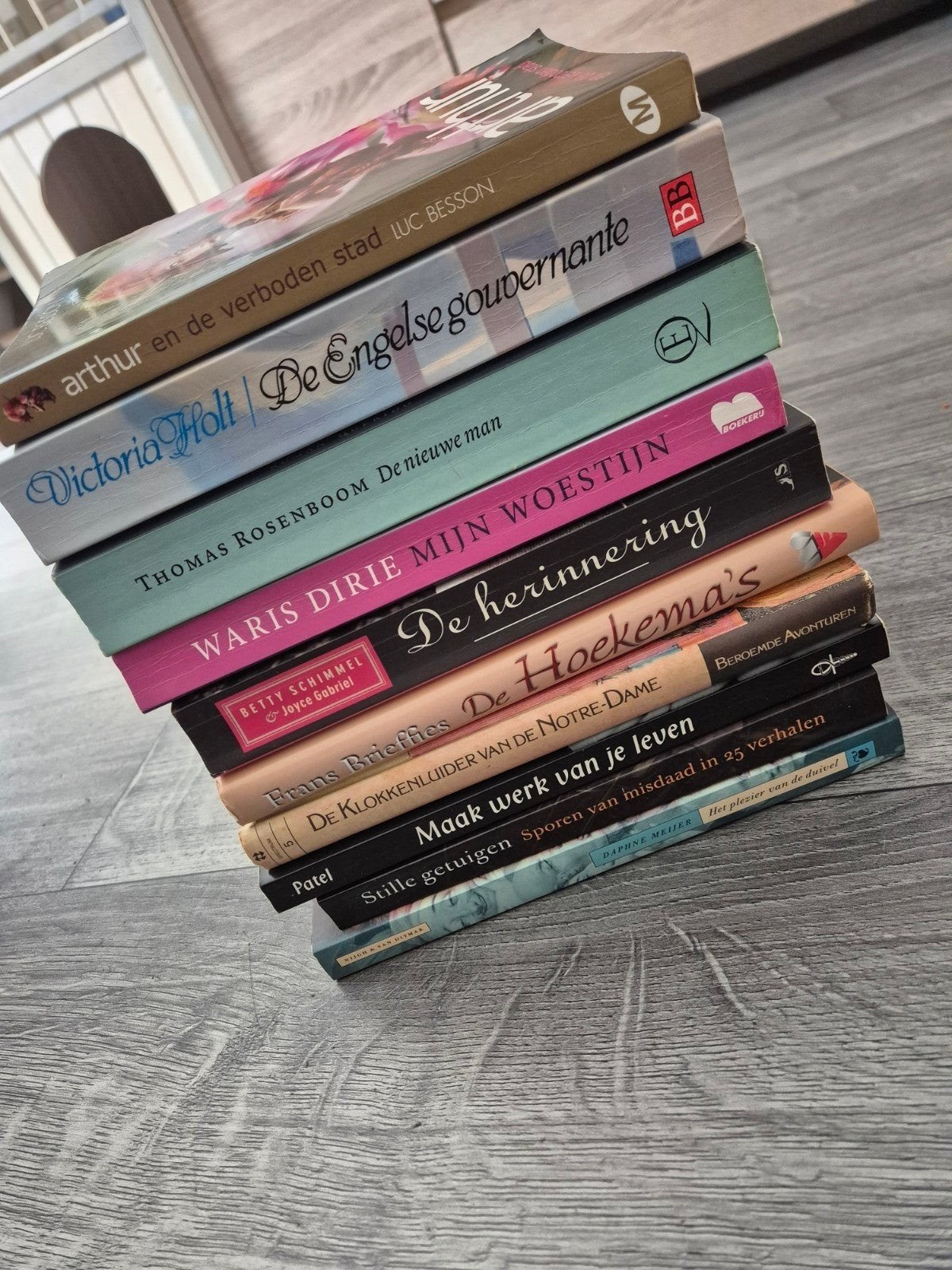 23 boeken bundel, Ophalen of Verzenden, Gelezen