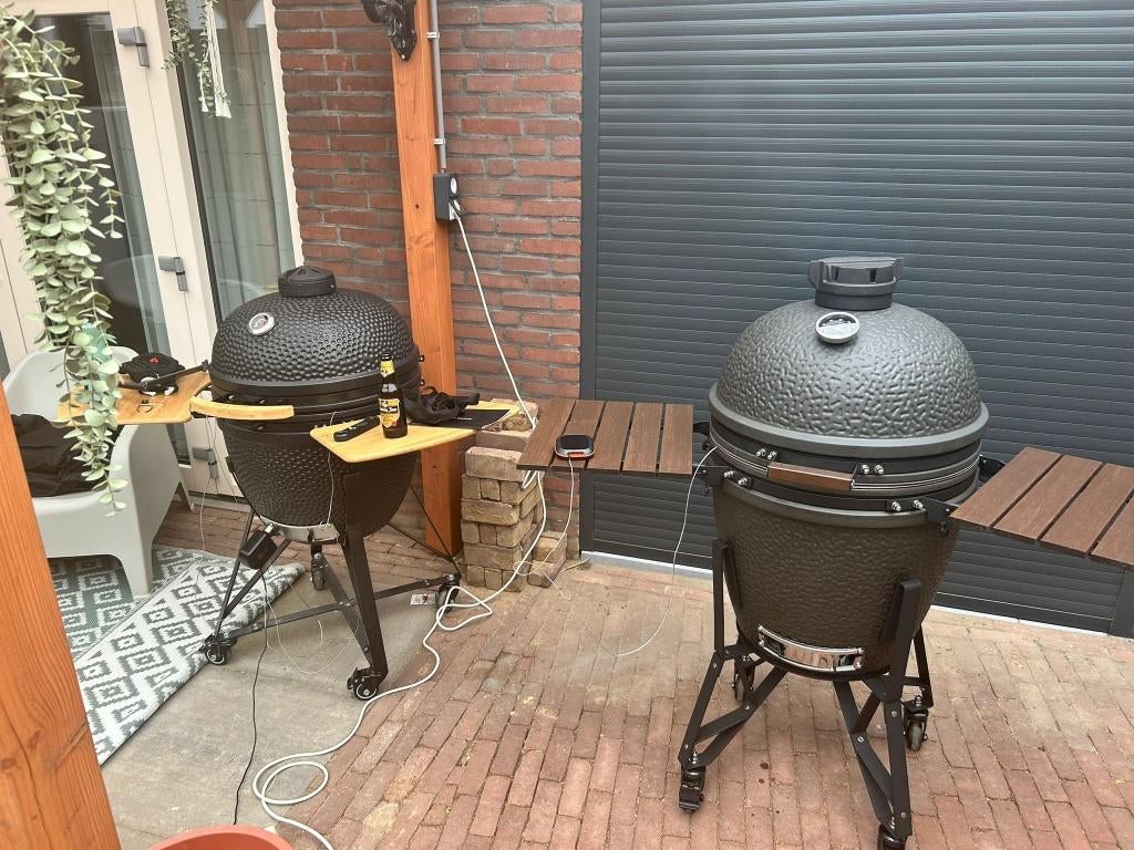 2 kamado BBQ Bastard Large en urban chef, Ophalen, Gebruikt, The Bastard, Met accessoires