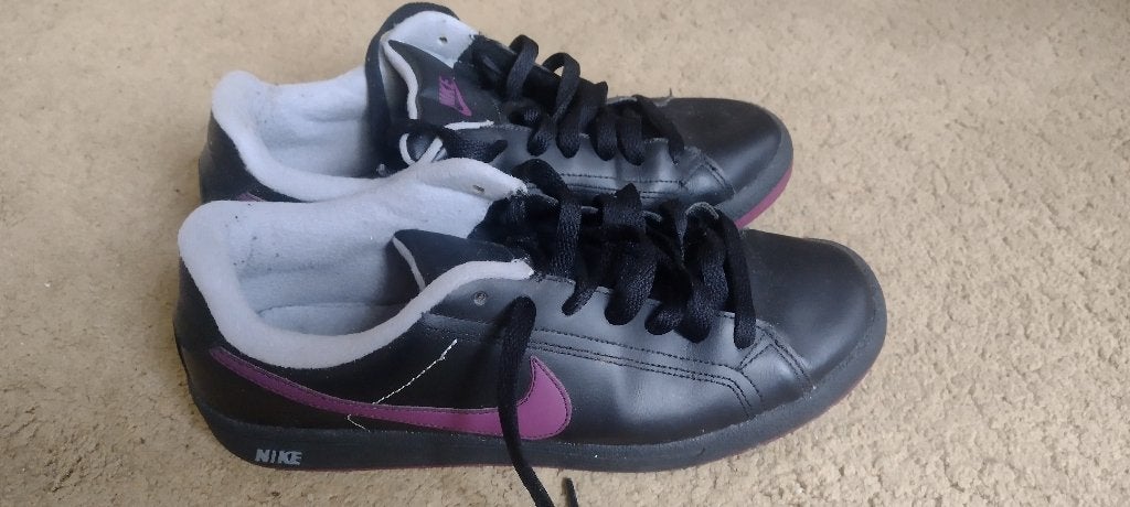 Nike dames sportschoenen maat 41 als nieuw, Nike, Ophalen of Verzenden, Zo goed als nieuw, Sportschoenen