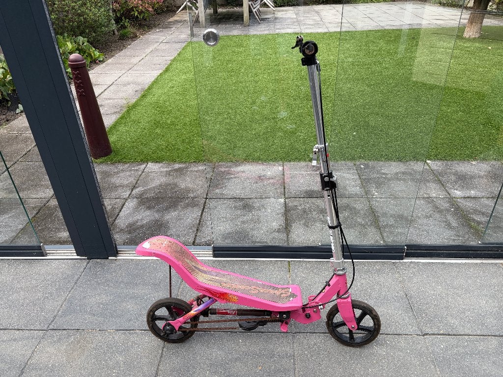 Space Scooter (kinderstep) roze te koop, Fietsen en Brommers, Ophalen, Gebruikt, Gewone step