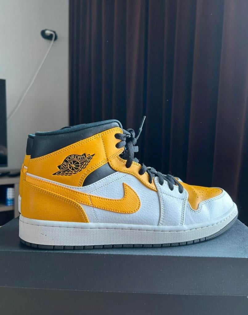 Nike Air Jordan 1 Mid - White University Gold Black Maat 46, Ophalen of Verzenden, Sneakers of Gympen