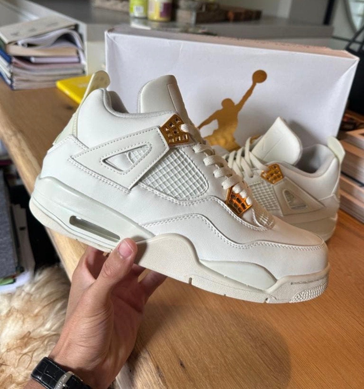 Jordan 4 Metallic Gold - Nieuw & Origineel - Maat 45, Kleding | Heren, Ophalen of Verzenden, Nieuw, Wit, Sneakers of Gympen