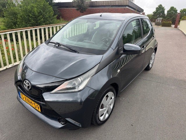 Toyota Aygo 1.0 VVT-i x-play (bj 2014), Auto's, Voorwielaandrijving, Euro 5, Gebruikt, 4 stoelen
