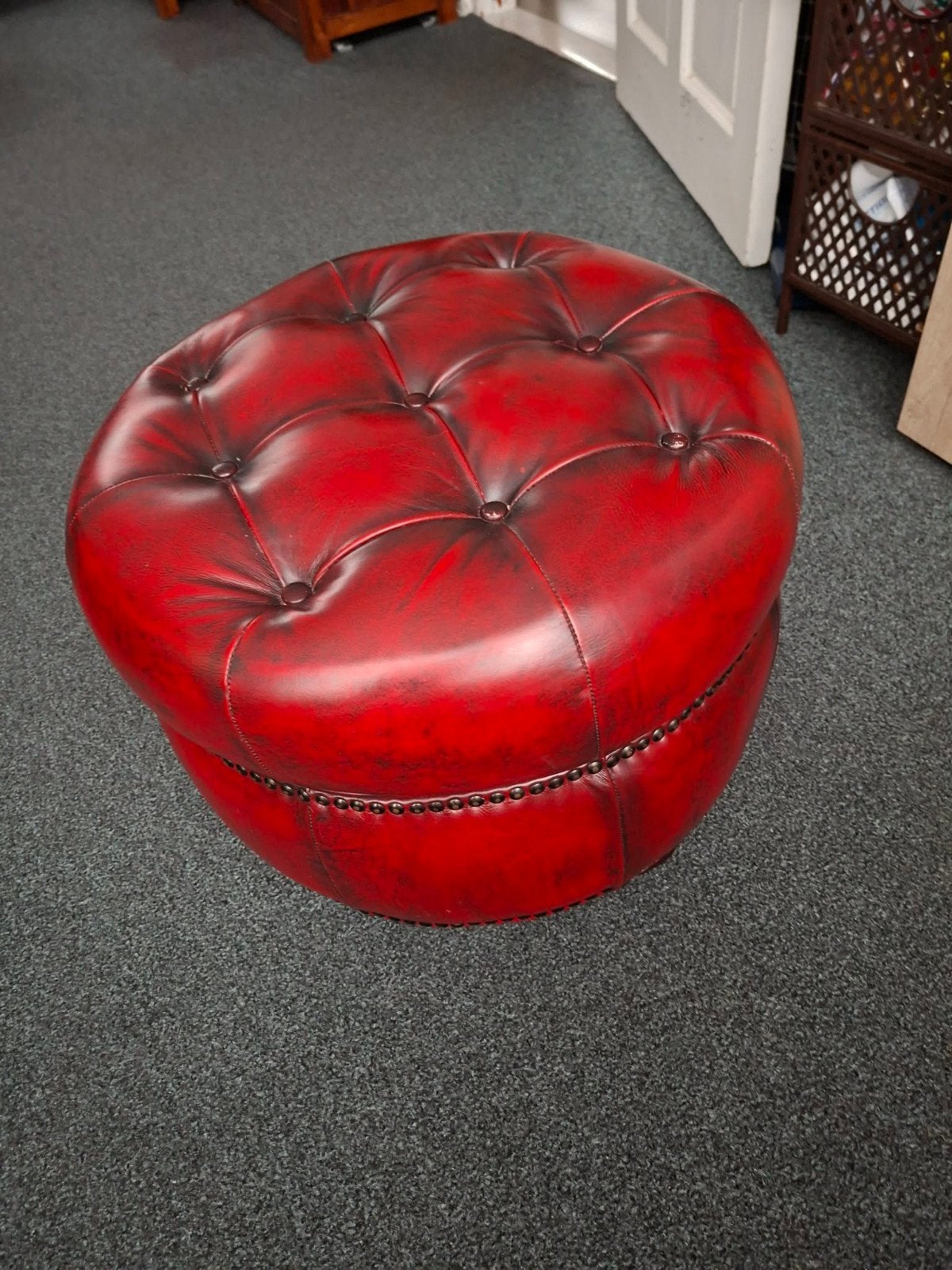 Chesterfield Voetenbank, draaibaar., Ophalen, Gebruikt, Leer, 50 tot 75 cm