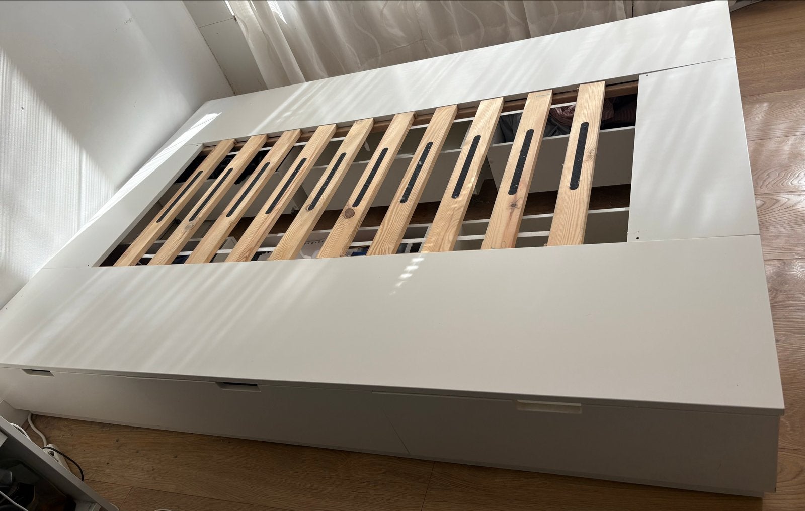 IKEA NORDLI Bedframe met opberglades – 140x200 cm, Ophalen, Wit, Tweepersoons, 140 cm