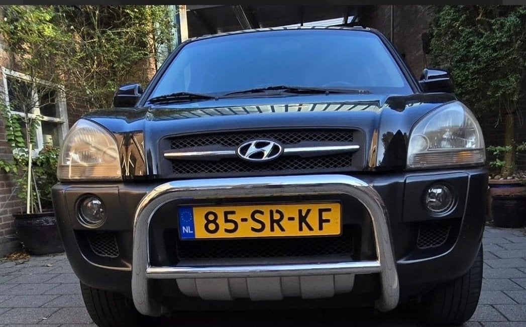 Hyundai Tucson 2.0 I 2WD 2006 Zwart, Auto's, 4 cilinders, Zwart, Origineel Nederlands, 75 €/maand