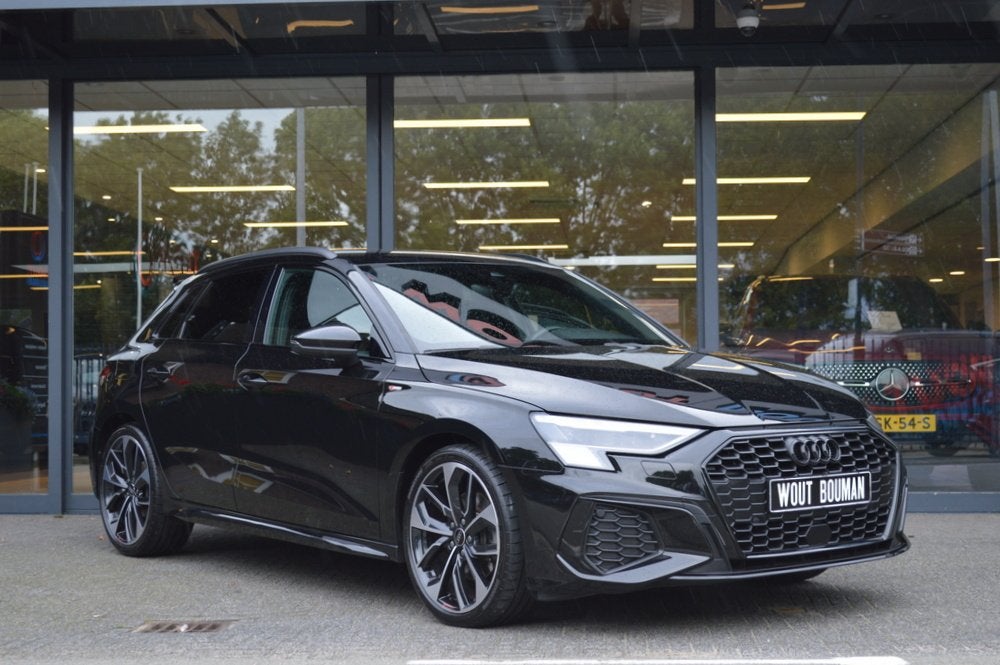 Audi A3 Sportback 35 TFSI S-Line Aut. Led Virtual Acc B&O Ca, Auto's, 1295 kg, 4 cilinders, 150 pk, Leder en Stof