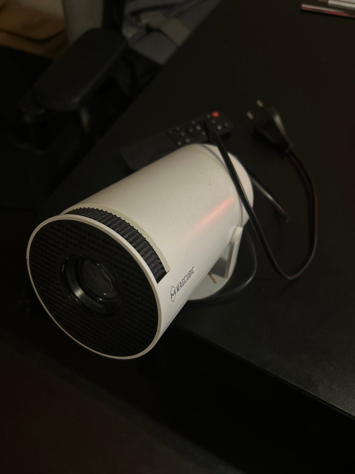 MAC CUBIC Beamer - Compacte en draagbare projector, Ophalen of Verzenden, Zo goed als nieuw, LED, Full HD (1080)