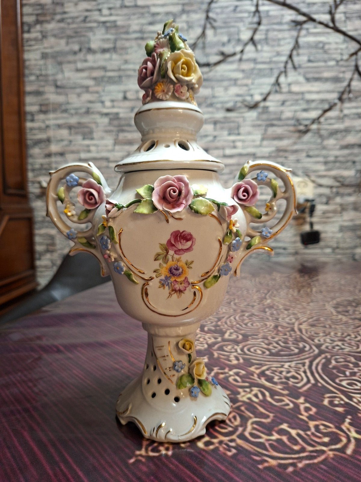 Antieke porseleinen vaas met bloemdecoratie, OK&CO Germany, Antiek en Kunst, Ophalen of Verzenden