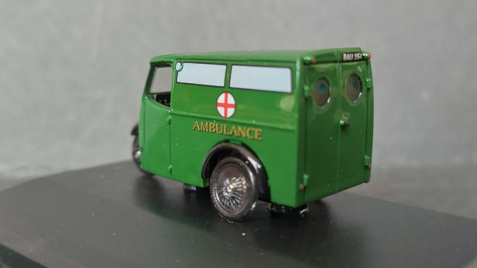 Tricycle Van Ambulance 1:76 Oxford Diecast, Auto, Verzenden, ., Nieuw