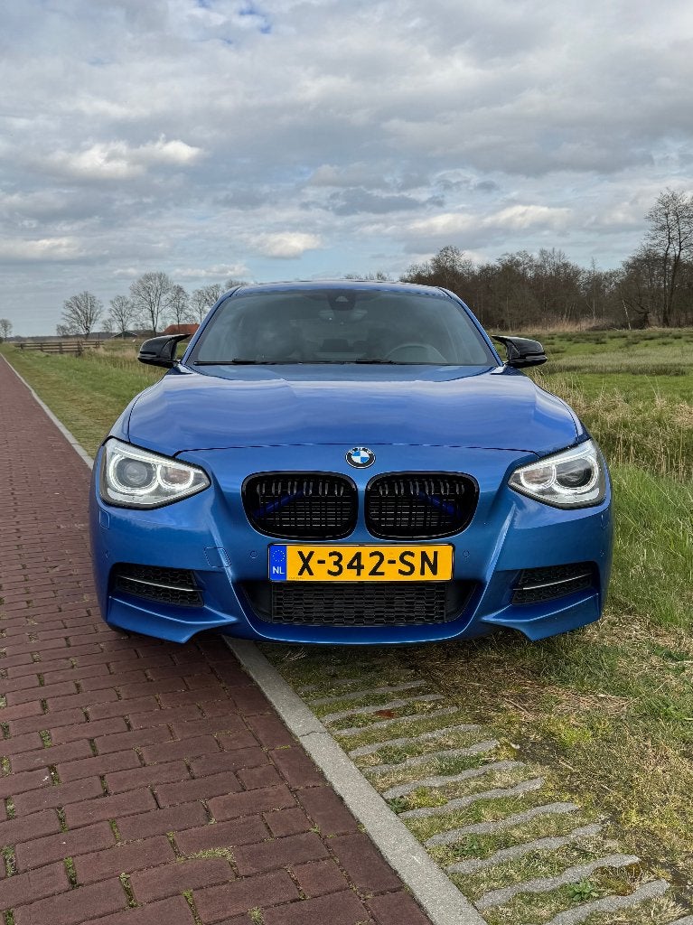 BMW M135i xDrive N55 Estoril Pano CarPlay H/K Leder Keyless, Auto's, BMW, Leder, Vierwielaandrijving, Particulier, Lichtsensor
