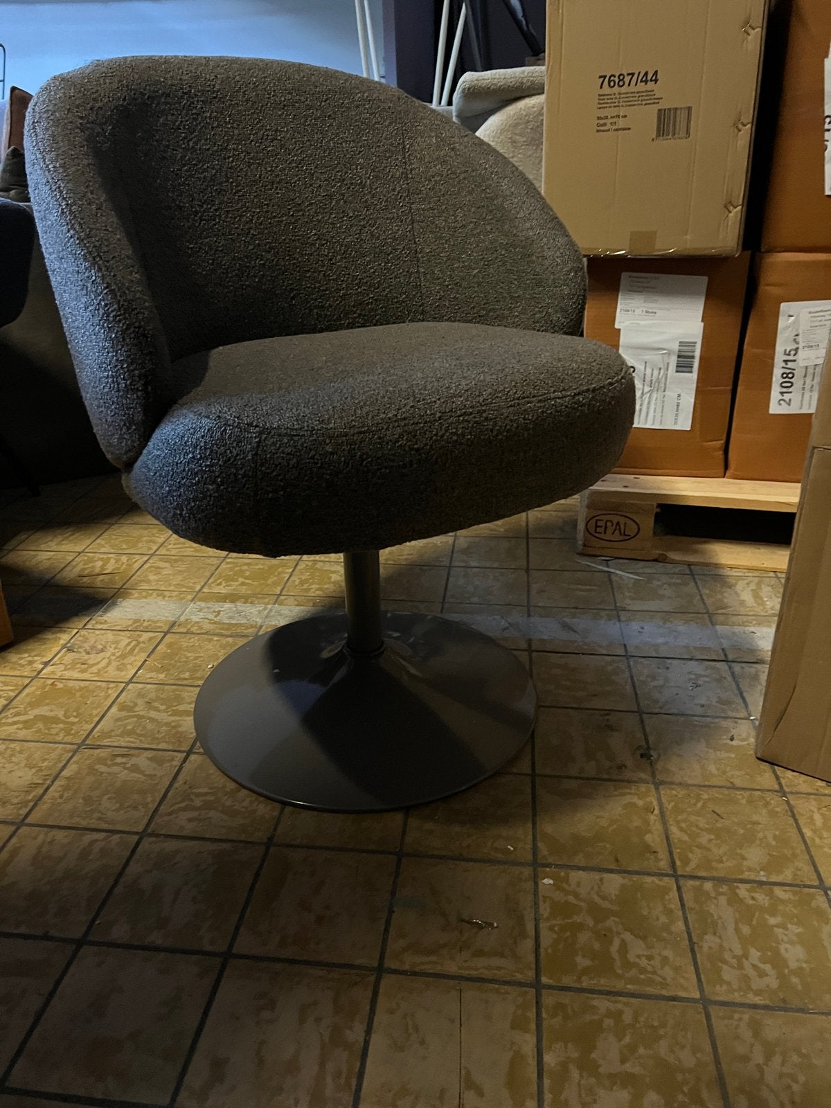 Fauteuil | draaibaar, Ophalen, Zo goed als nieuw, Stof, 50 tot 75 cm