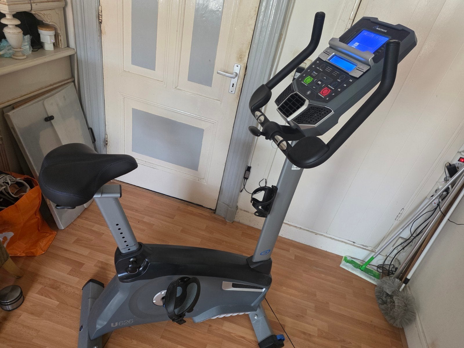 Nautilus U626 Hometrainer, Ophalen, Gebruikt, Metaal, Benen