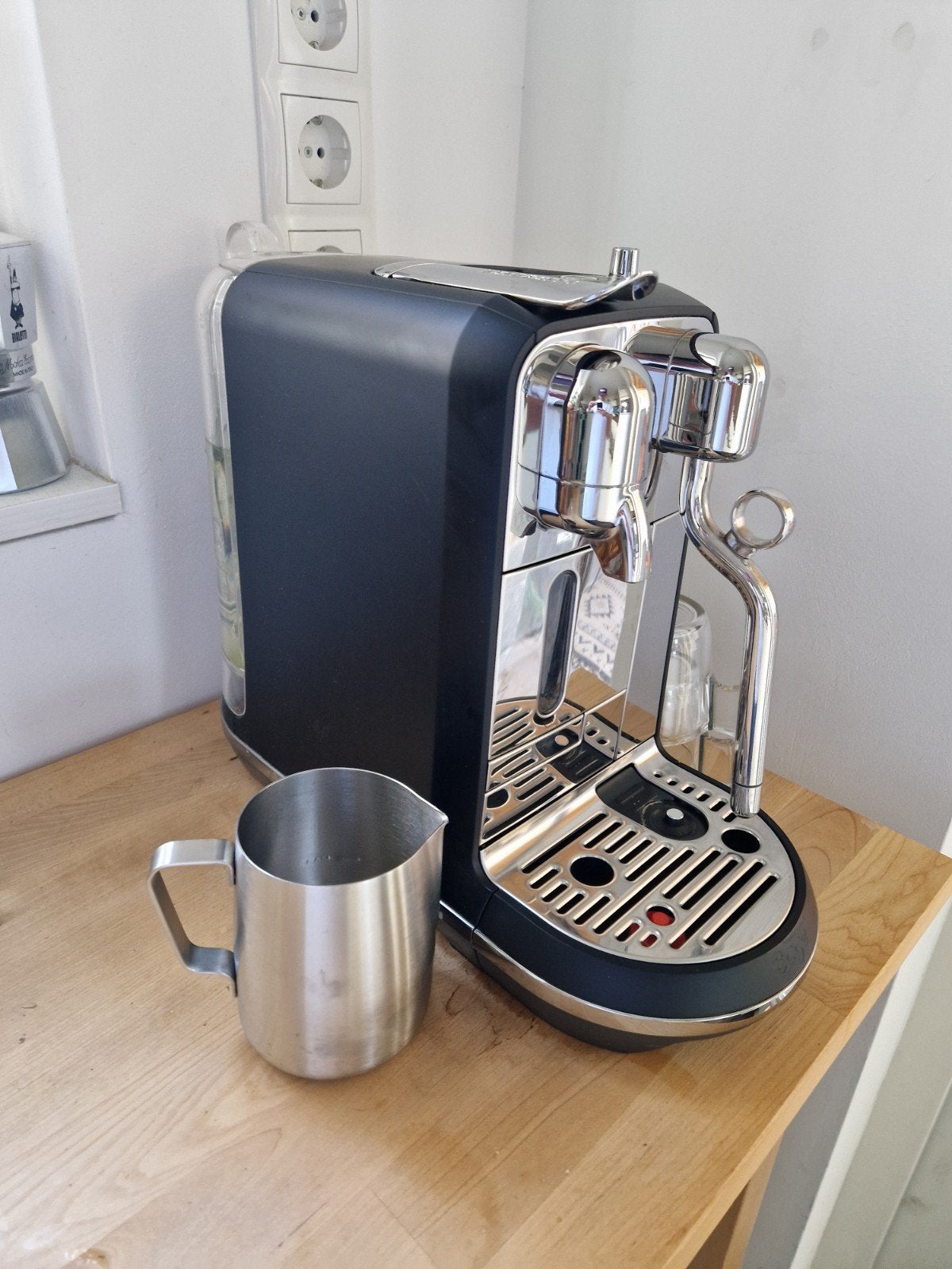 Nespresso Creatista Plus - Zwart/Chroom, Witgoed en Apparatuur, Koffiezetapparaten, Ophalen, Koffiepads en cups, Espresso apparaat
