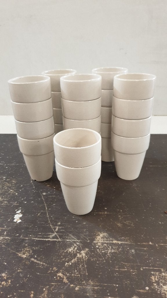 vintage IKEA "Älmhult" melkbeker 16 stuks €2,75 per stuk, Huis en Inrichting, Keramiek, IKEA, Ophalen of Verzenden, Zo goed als nieuw