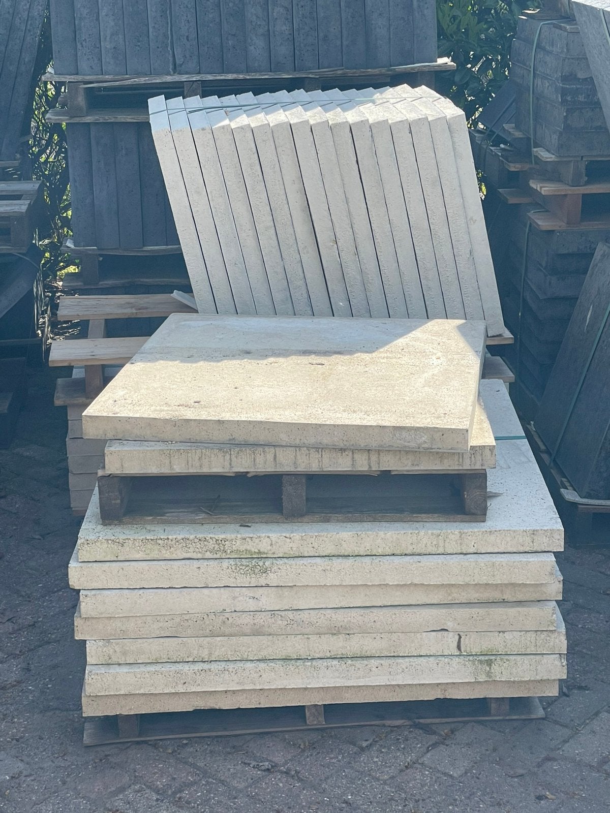 2 stuks Oud Hollandse tegels 80x80x5cm Creme RESTPARTIJ, Ophalen, Nieuw, Beton, Terrastegels