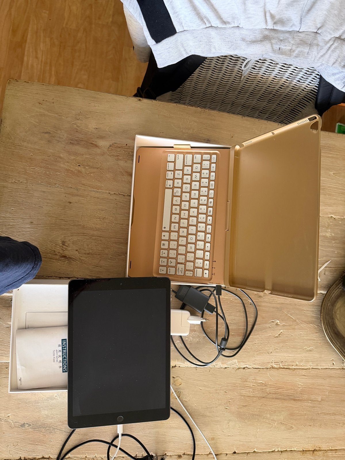 Te koop apple ipad 7 generatie met wifi, 32 GB, Apple iPad, Zo goed als nieuw, Grijs