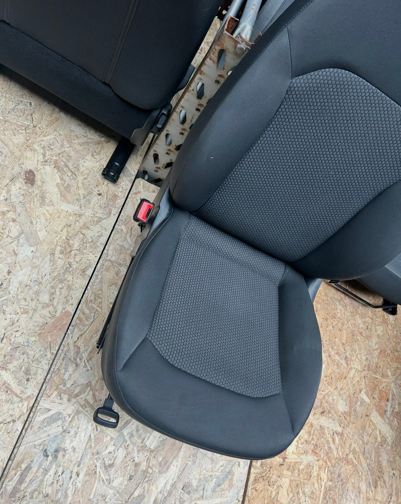 Audi a1 8X1 2013-2017 stoel Links Origineel bestuurders stoe, Gebruikt, AUDI AG, Auto-Union-Strasse 1
85045  Ingolstadt, DE, Kundenbetreuung@audi.de