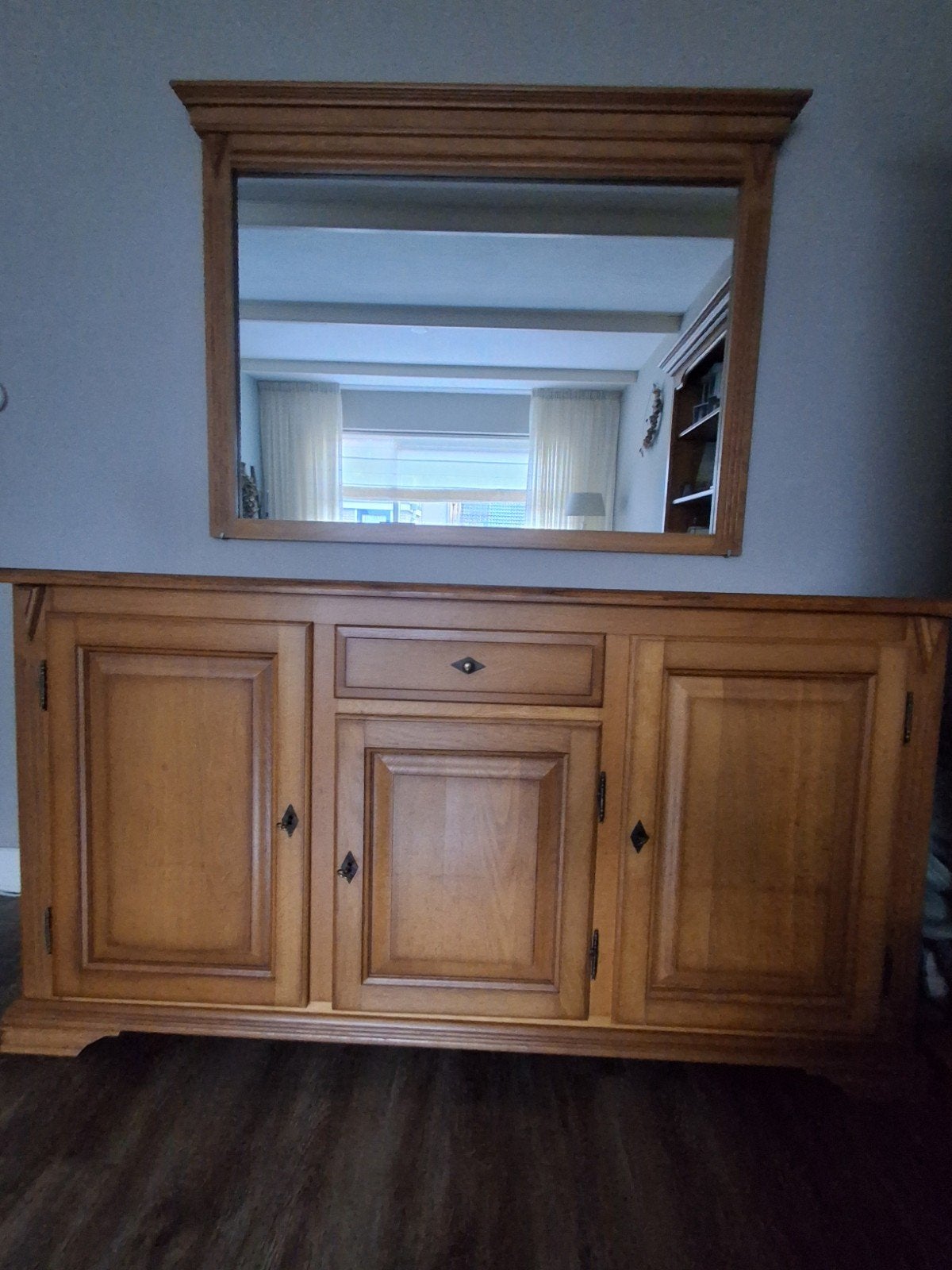 Houten dressoirkast met spiegel voor een klein prijsje, Ophalen, Gebruikt, Met lade(s), 150 tot 200 cm