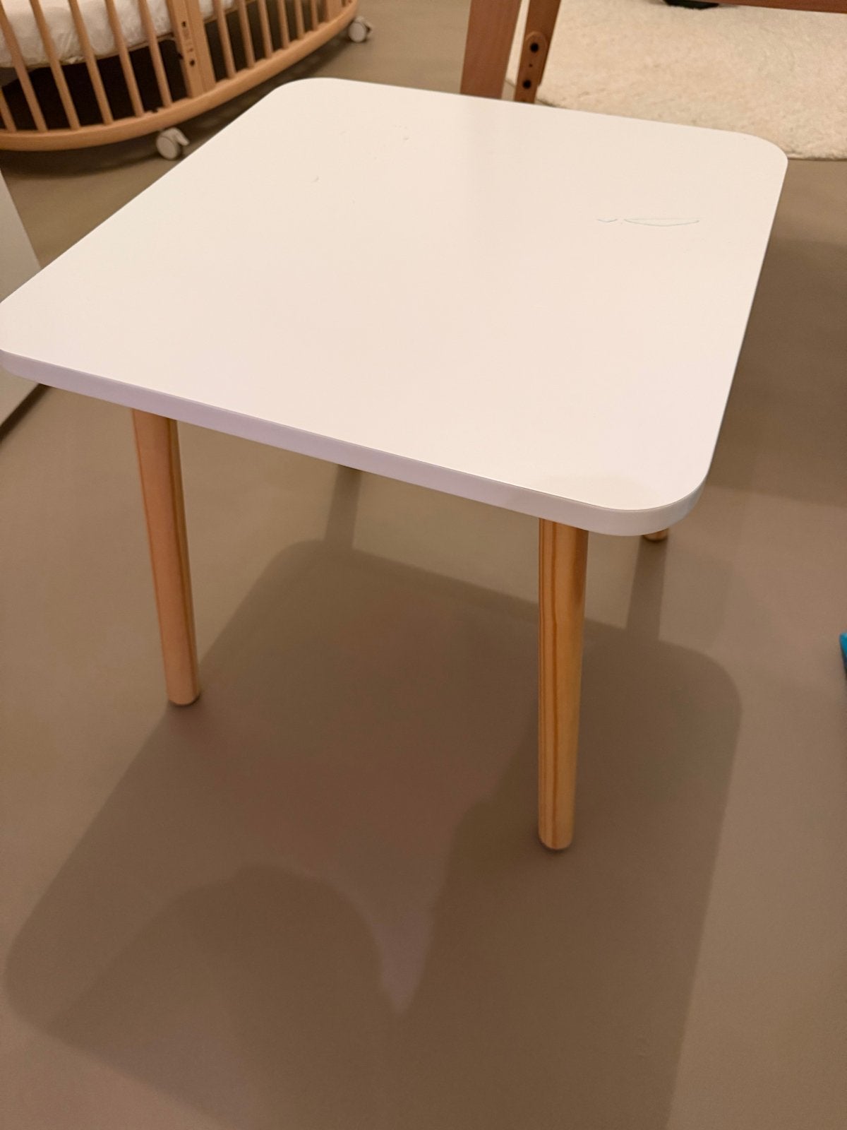 Petit Amelie kindertafel wit 50x50x60 cm, Ophalen, Gebruikt, Tafel(s)