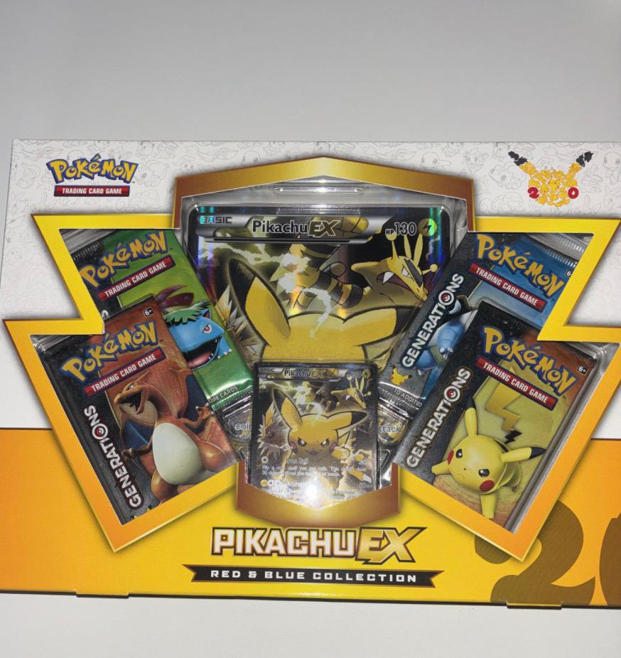 Pickachu EX Red & Blue Collection, Ophalen of Verzenden, Zo goed als nieuw