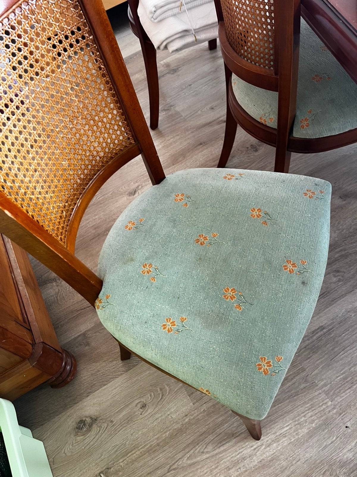 GRATIS eettafel met 6 stoelen kersenhout met webbing, Ophalen of Verzenden, Zo goed als nieuw, Bruin