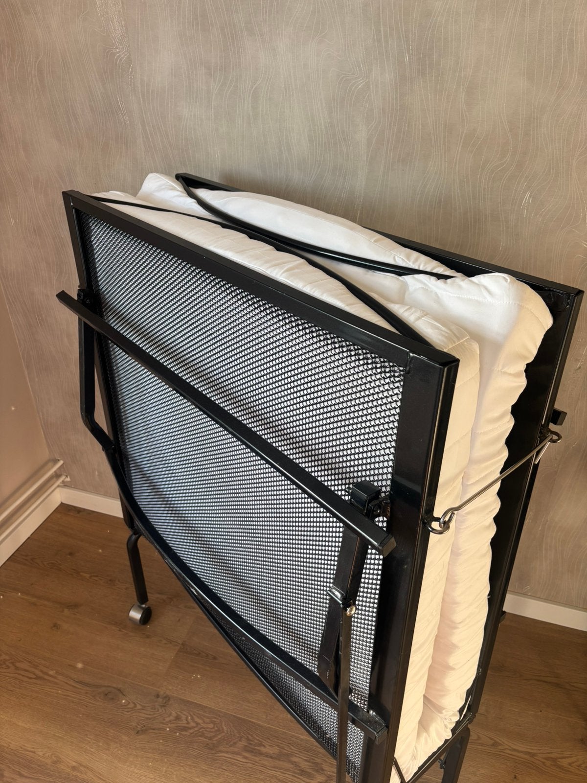 Logeerbed opvouwbaar, Ophalen, Eenpersoons, Zo goed als nieuw, 80 cm