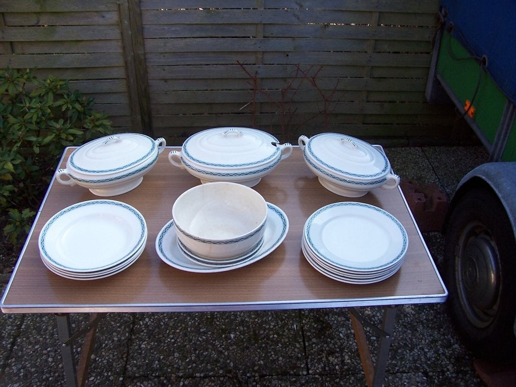 Servies delen Pertinax, Ophalen