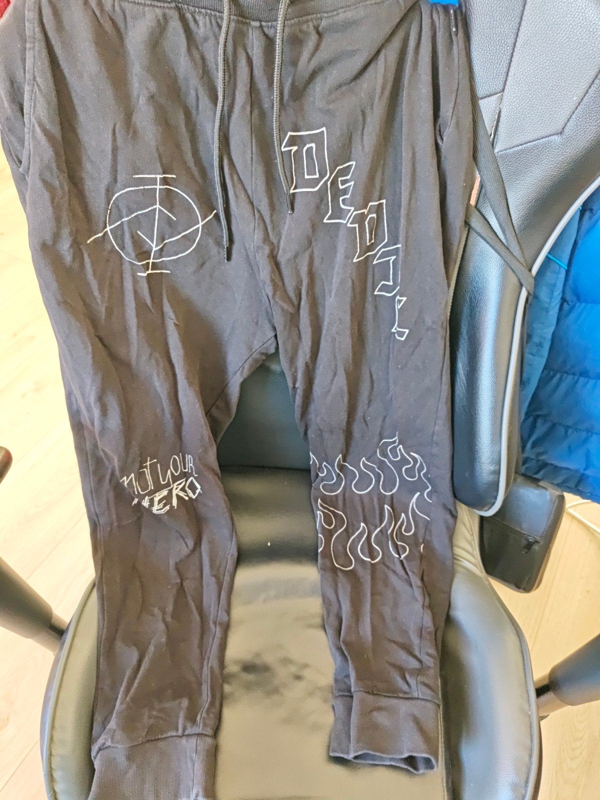 Zwarte joggingbroek met opdruk Inside - Maat M, Maat 52/54 (L), Onbekend, Zwart, Ophalen of Verzenden