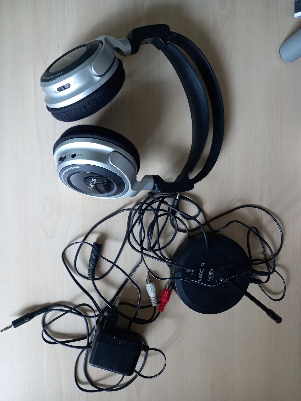 Draadloze, oplaadbare koptelefoon Sony MDR RF800R, Gebruikt, Ophalen of Verzenden, Draadloos, Volumeregelaar