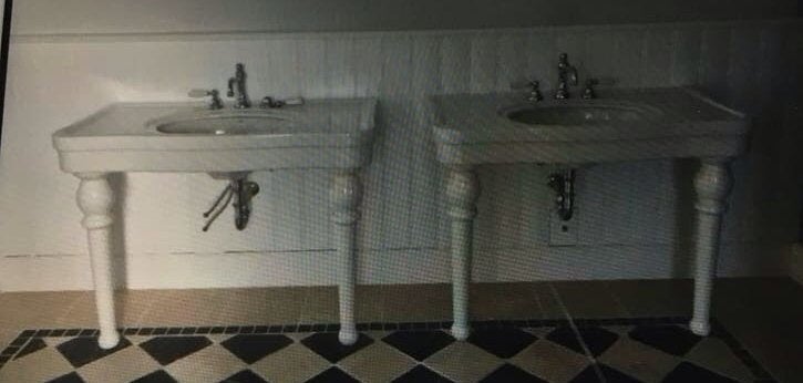 Klassieke wastafels Cesame met poten, 2 stuks, Doe-het-zelf en Verbouw, Sanitair, Ophalen, Zo goed als nieuw, Steen, Wastafel