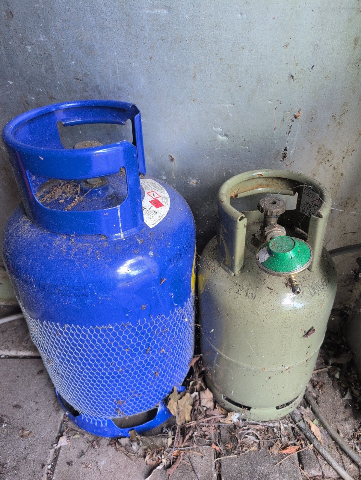 Gas flessen, Ophalen