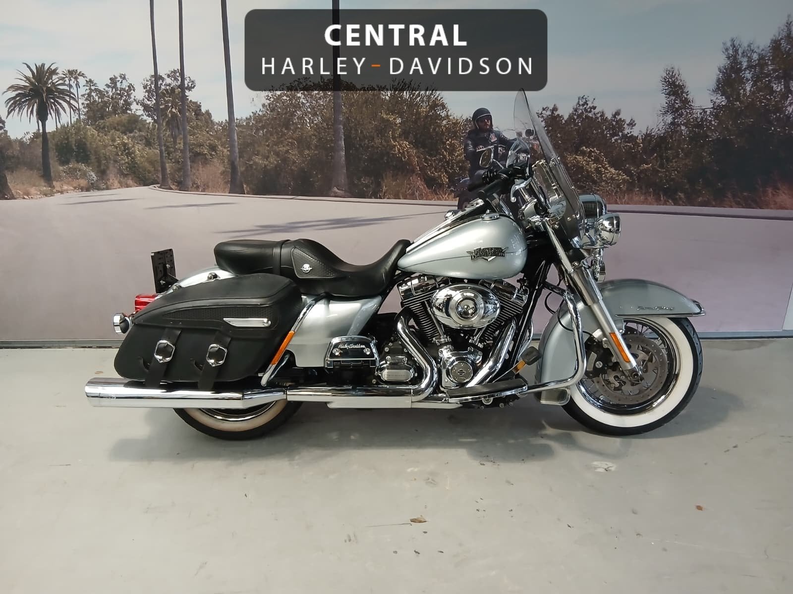 Harley-Davidson Road King 1690 FLHRC CLASSIC, 1690 cc, Meer dan 35 kW, Overig, Handgeschakeld