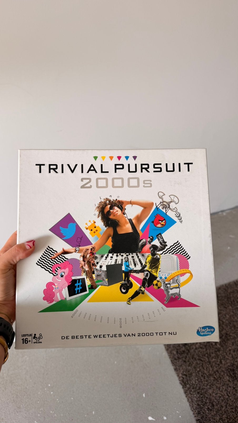 Trivial Pursuit 2000’s, Een of twee spelers, Ophalen of Verzenden, Zo goed als nieuw