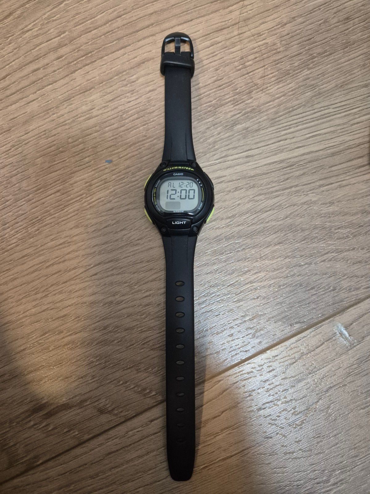 Casio LW-208 Polshorloge - Zwart met Gele Accenten, Ophalen of Verzenden