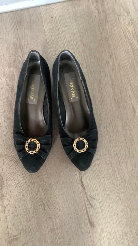 Retro zwart suède Leer Schoenen met hakje goud kleur gesp, Ophalen of Verzenden, Zo goed als nieuw, Zwart