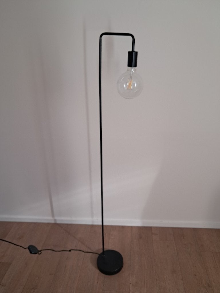 Zwarte industriële vloerlamp incl. Philips WiZ lamp, Ophalen, Gebruikt, Metaal, 100 tot 150 cm