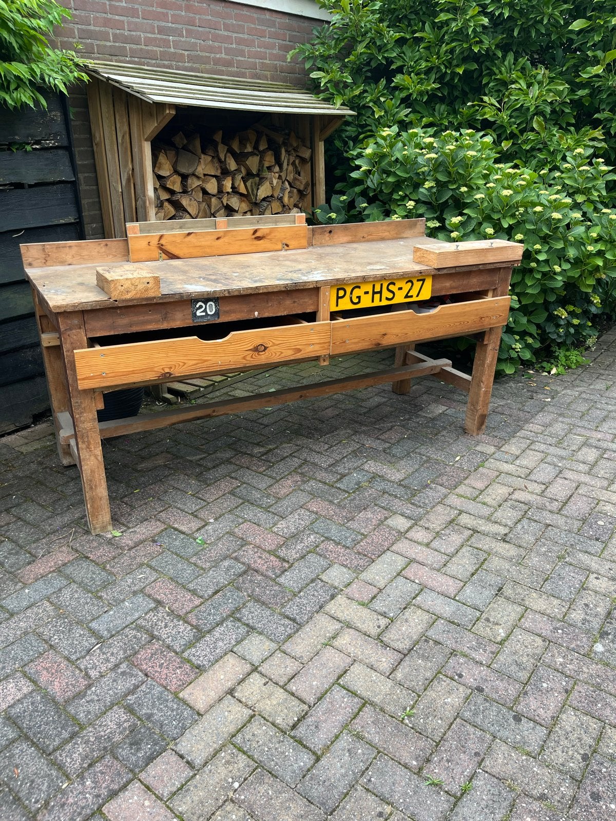 Gratis af te halen: Degelijke werkbank met 2 laden, Doe-het-zelf en Verbouw, Werkbanken, Ophalen, Gebruikt, 170 cm of meer