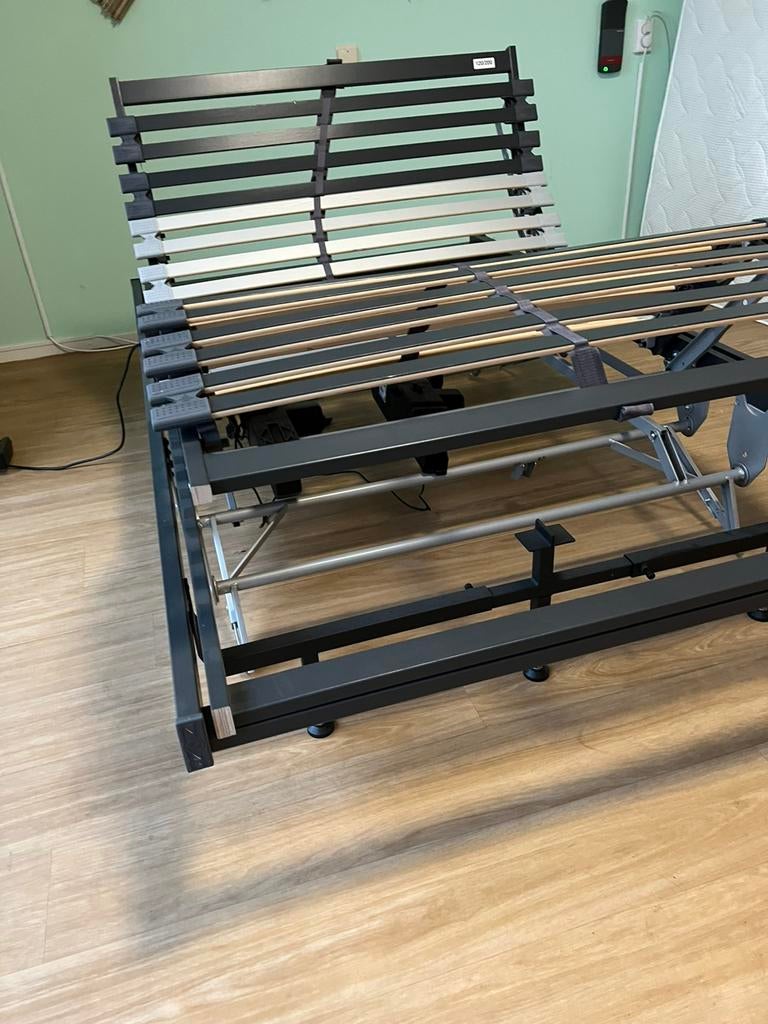 Ledikant met elek. lattenbodem van 120 x 200, Ophalen, Zo goed als nieuw, Twijfelaar, 120 cm