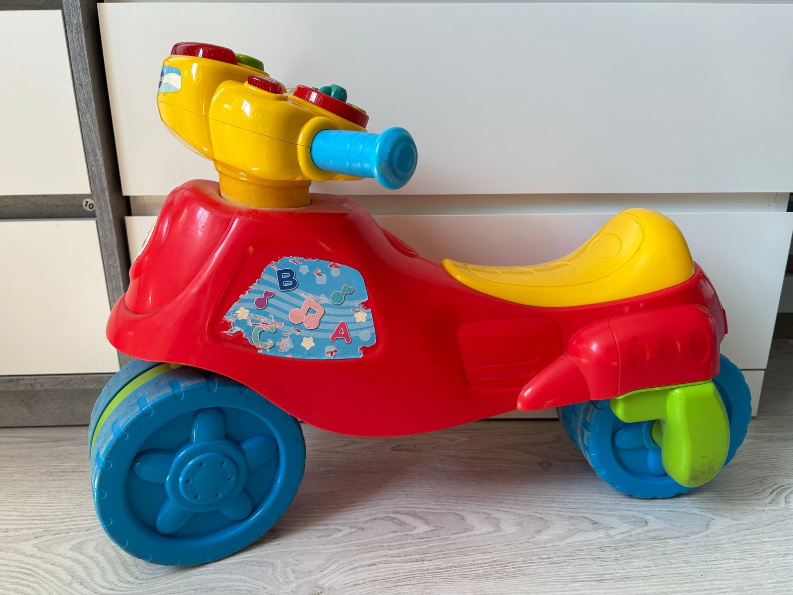 VTech Loopmotor Rood - Interactief Speelplezier, Kinderen en Baby's, Speelgoed | Buiten | Voertuigen en Loopfietsen, Ophalen of Verzenden