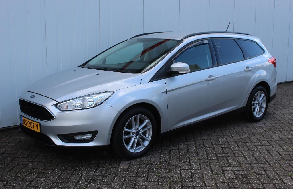 Ford Focus Wagon 1.0 EcoBoost 125pk AIRCO ZEER MOOI ! !, Zwart, Handgeschakeld, 1216 kg, 3 cilinders