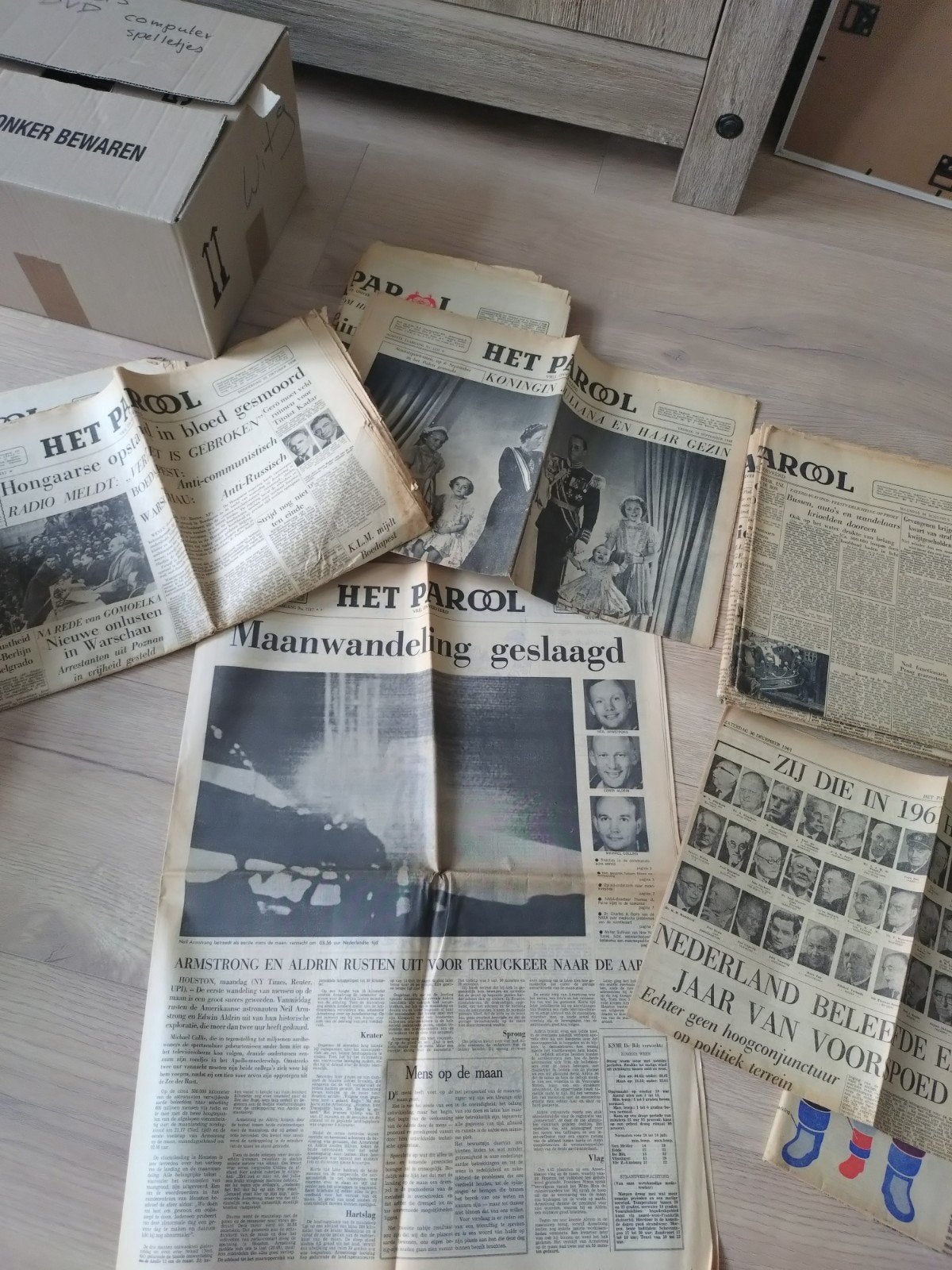Oude kranten Parool en het vrije volk, Ophalen of Verzenden, Gebruikt
