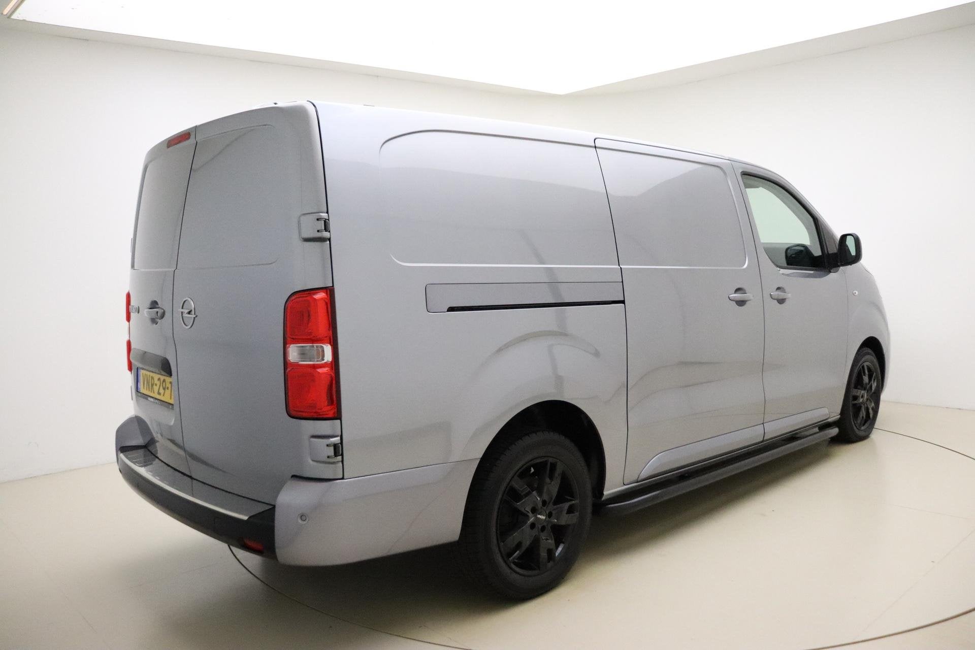 Opel Vivaro 2.0 CDTI L3H1 Innovation 180 PK Automaat | Navig, Auto's, Bestelauto's, Gebruikt, Euro 6, 4 cilinders, Origineel Nederlands