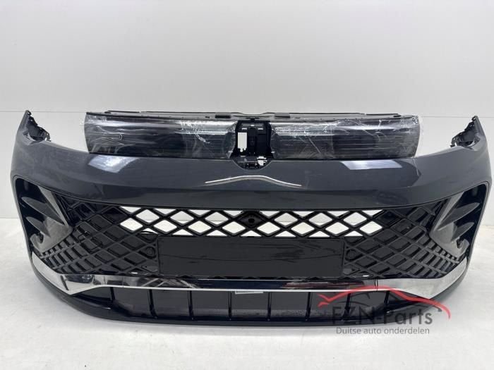 VW Tiguan 571 Voorbumper R-Line met Grille 6PDC LC7Q, Auto-onderdelen, Ophalen of Verzenden, Gebruikt, Voor, Bumper