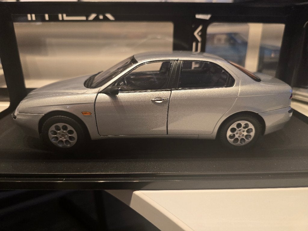 Alfa romeo 156 sedan 1996 1/18, Ophalen of Verzenden, Nieuw, Auto, Overige merken