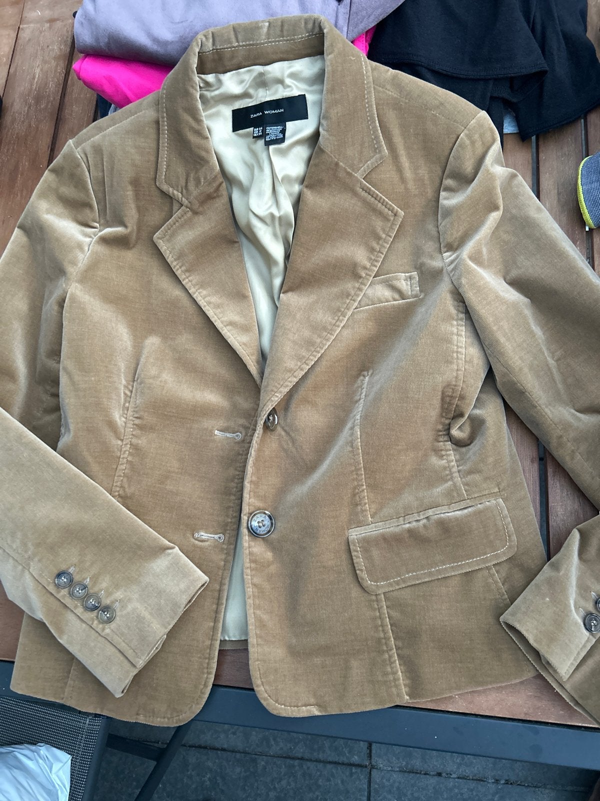€1. Zara Woman Velours Jasje Maat L / 44, Kleding | Dames, Bruin, Verzenden, Maat 42/44 (L), Jasje