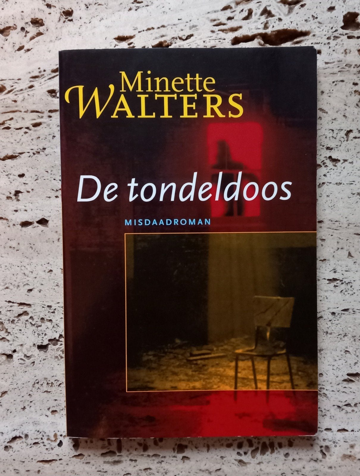 Boek De Tondeldoos Minette Walters Burning Point, Ophalen of Verzenden, Zo goed als nieuw, Minette Walters, Nederland