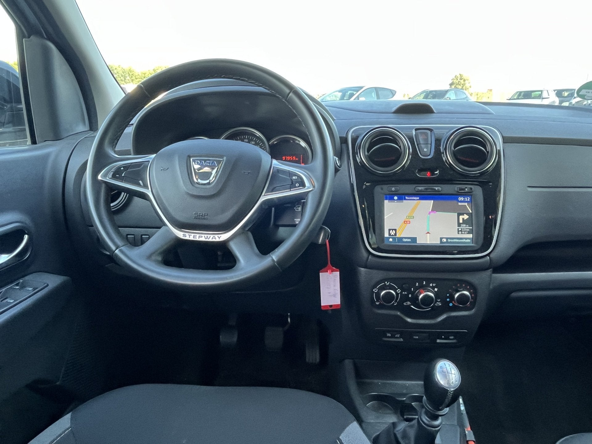 Dacia Lodgy 1.3 TCe 131 PK Tech Road 7-Persoons / Trekhaak /, Auto's, Dacia, Voorwielaandrijving, 12 maanden, Stof, Gebruikt